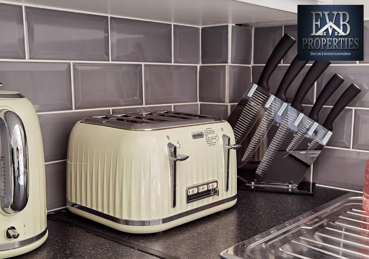 EVB Properties Short Lets Serviced Accommodation Southampton Apartment Holiday Betterthanhotel Contractors Self Catering Short Long Term Lets Airbnb (13)